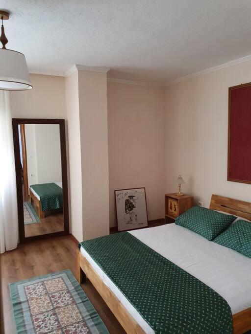 Cozy Apartment Near Ohrid Lake Pogradec Exterior photo