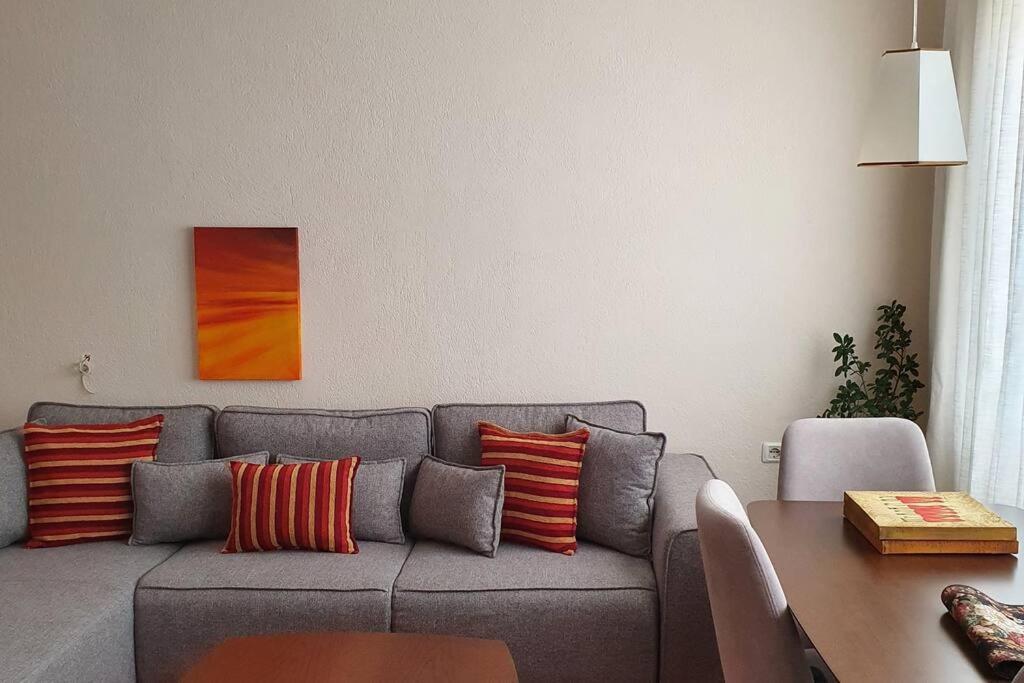 Cozy Apartment Near Ohrid Lake Pogradec Exterior photo